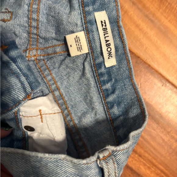 Billabong Distressed Denim Cutoff Shorts Light Wash (0789) - Picture 6 of 7